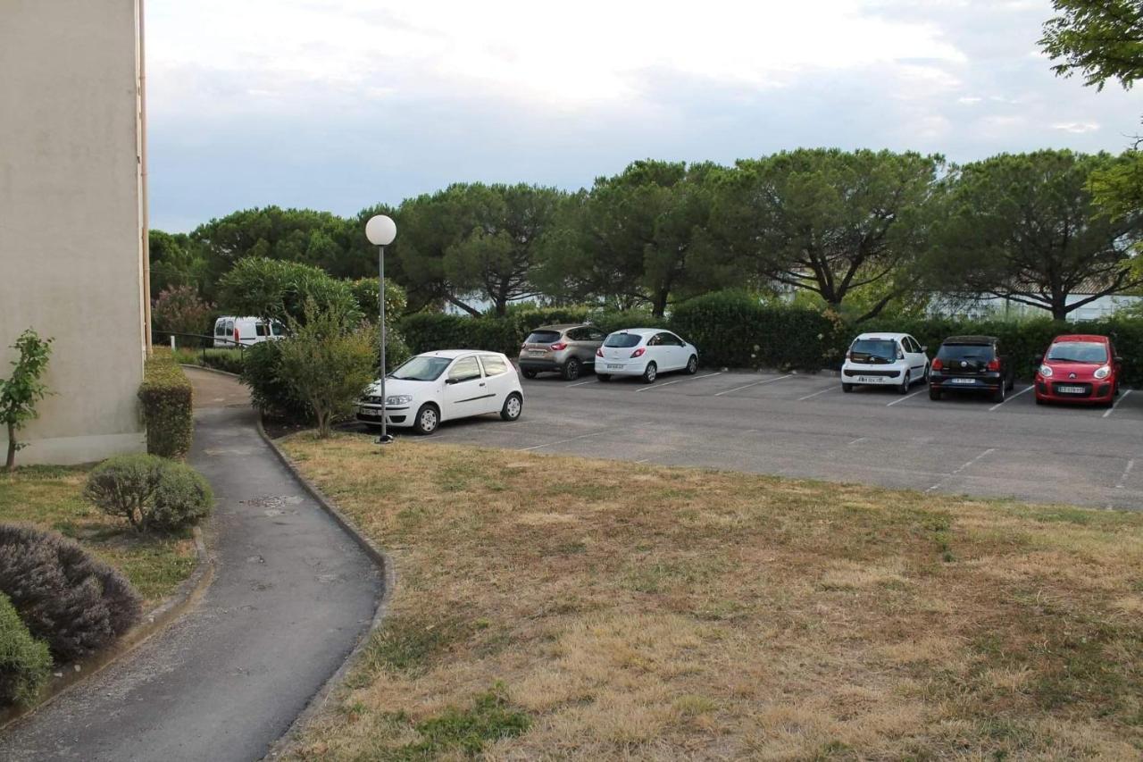 דירות Studio Uzes Parking Proche Centre Ville מראה חיצוני תמונה